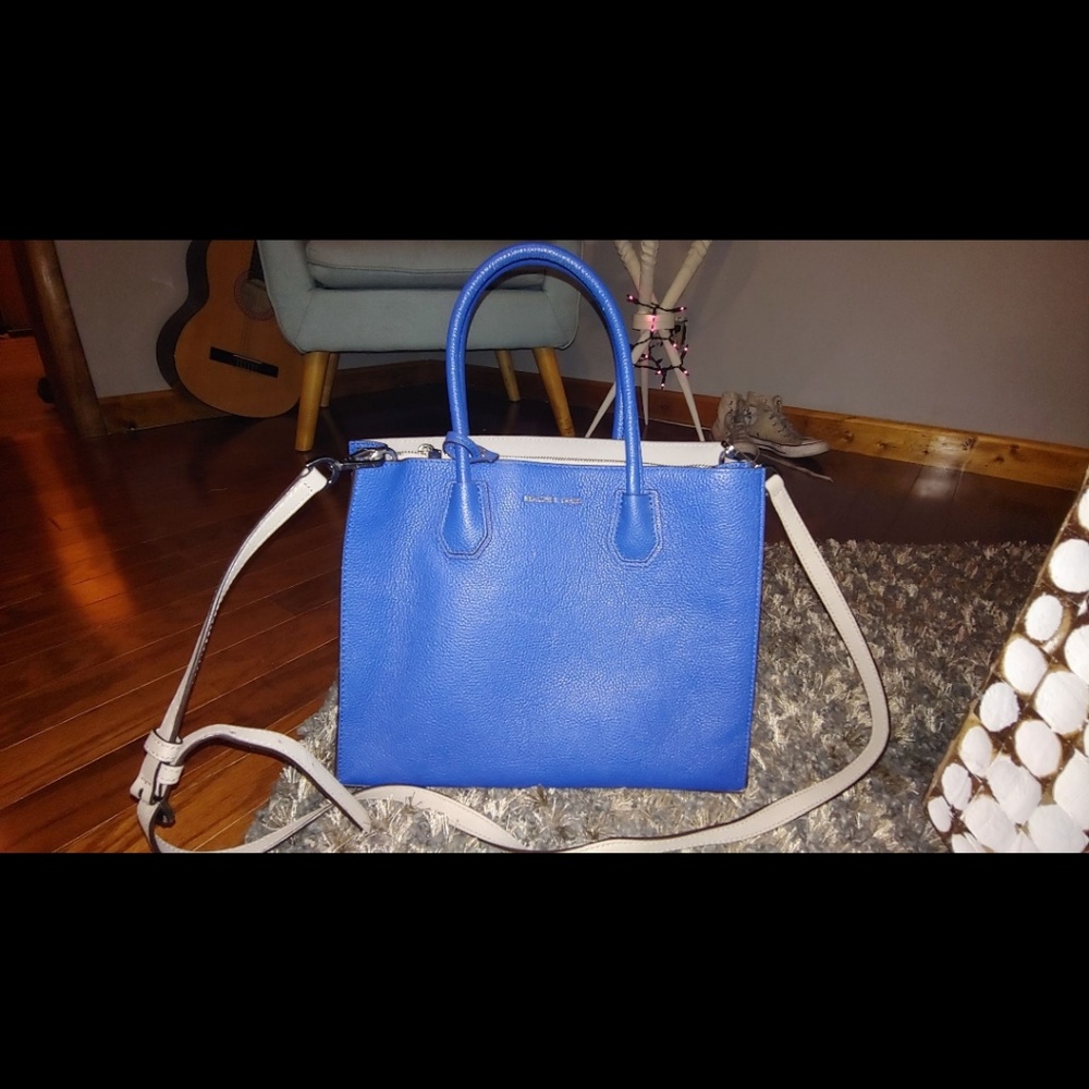 Micheal Kors Blue Purse